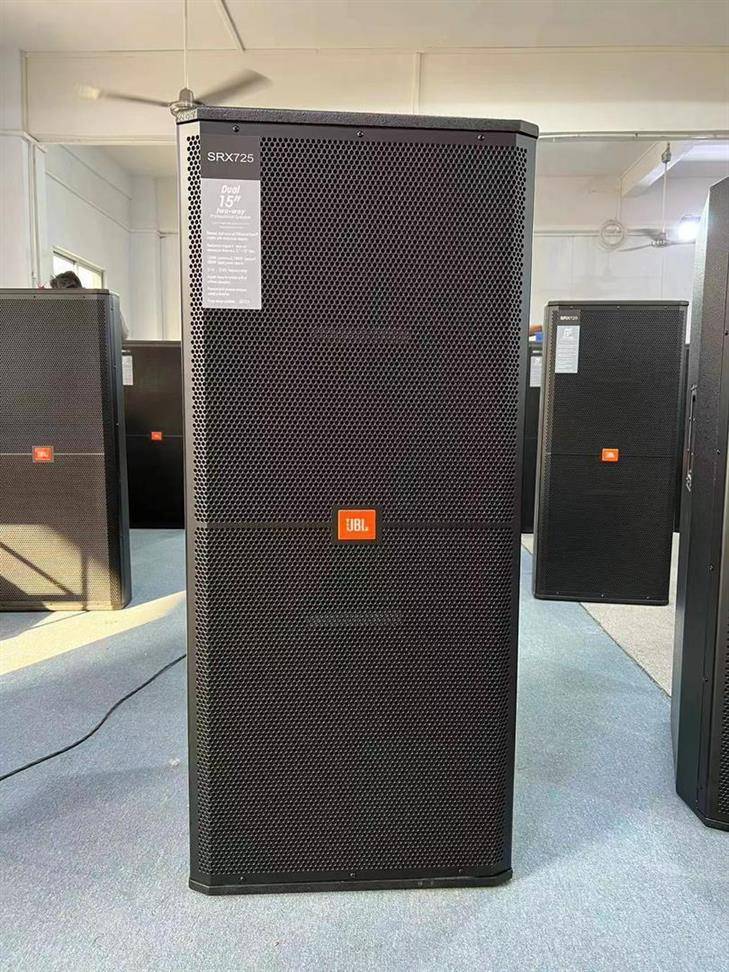 JBL double speaker SRX-725
