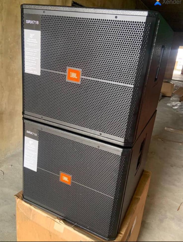 JBL single subwoofer speakers SRX-718s