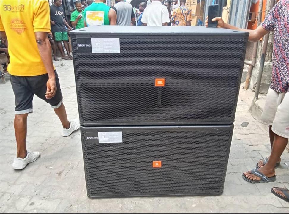 JBL double subwoofer speakers SRX-728