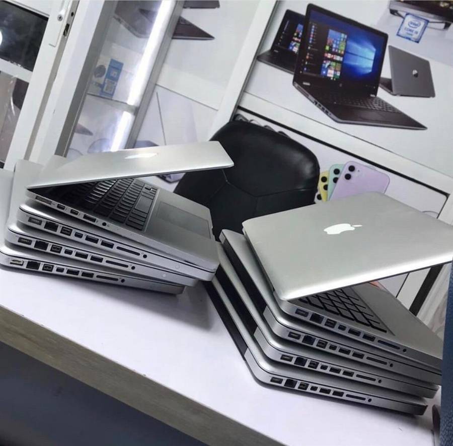 Smart UK clean as brand new Mac book