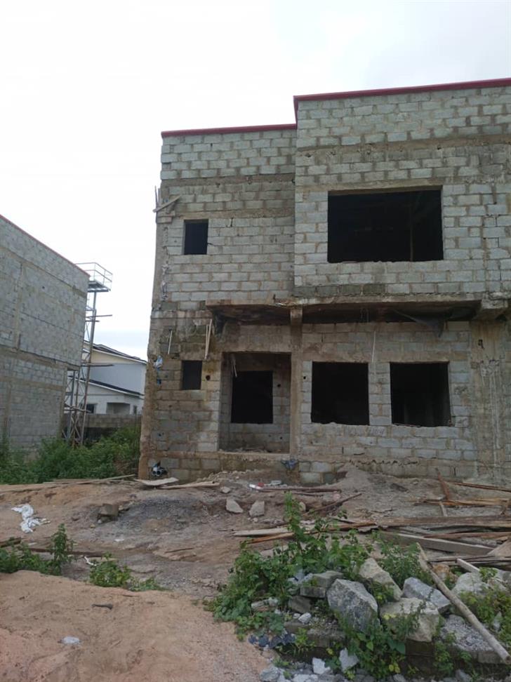 4 bedroom terrace carcass