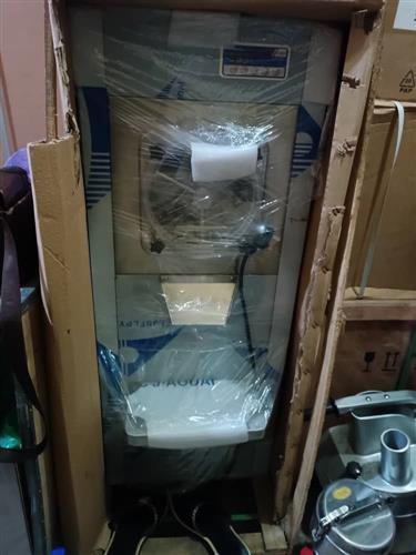 Batch ice cream machine
