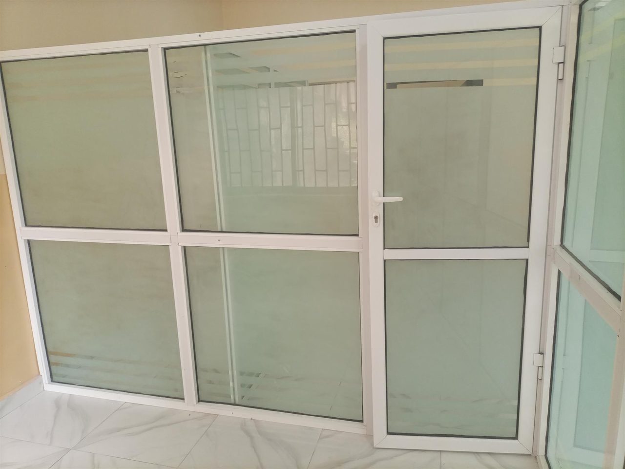 Aluminium partitions