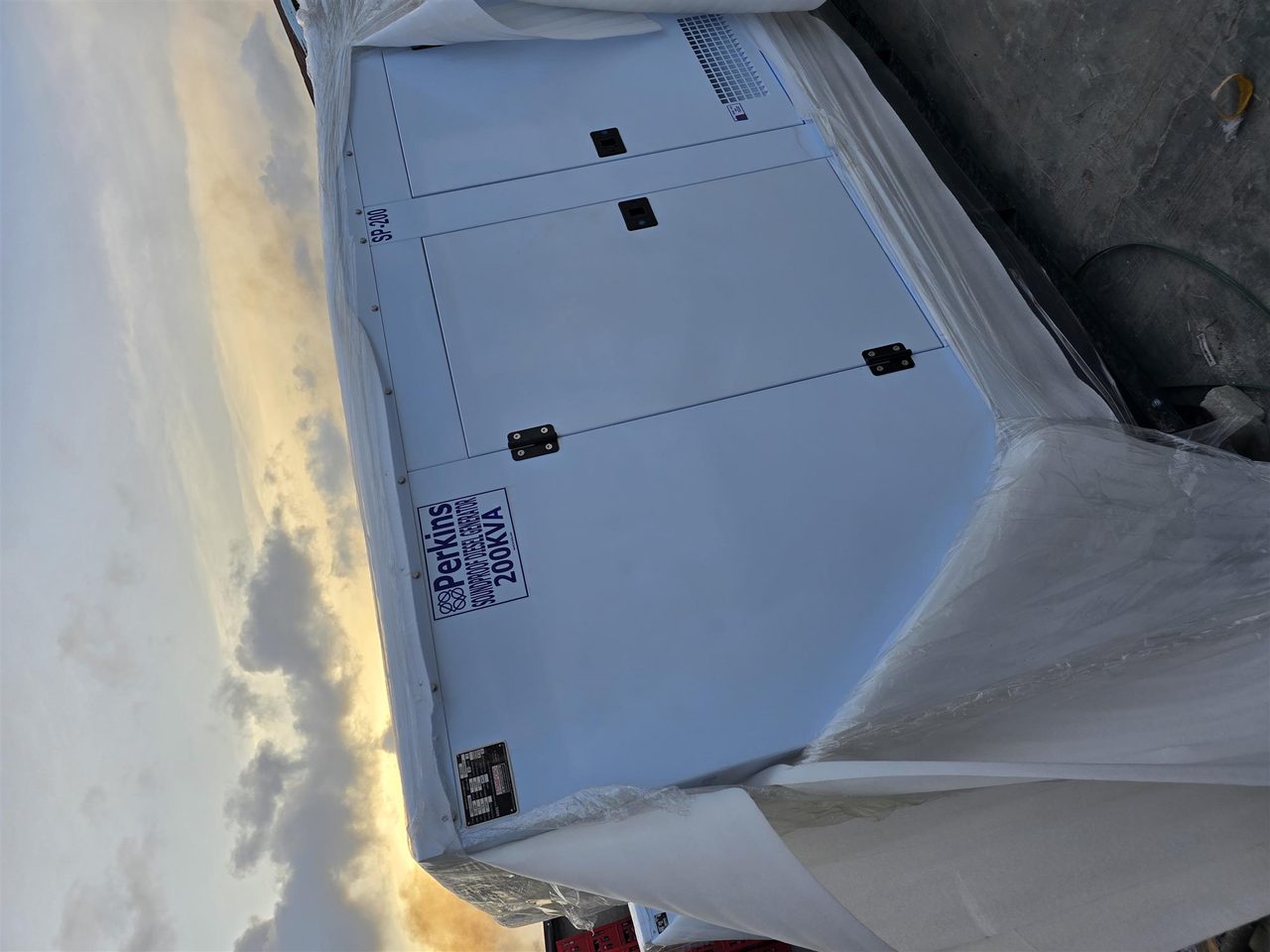 sp200kva Perkins diesel soundproof gener