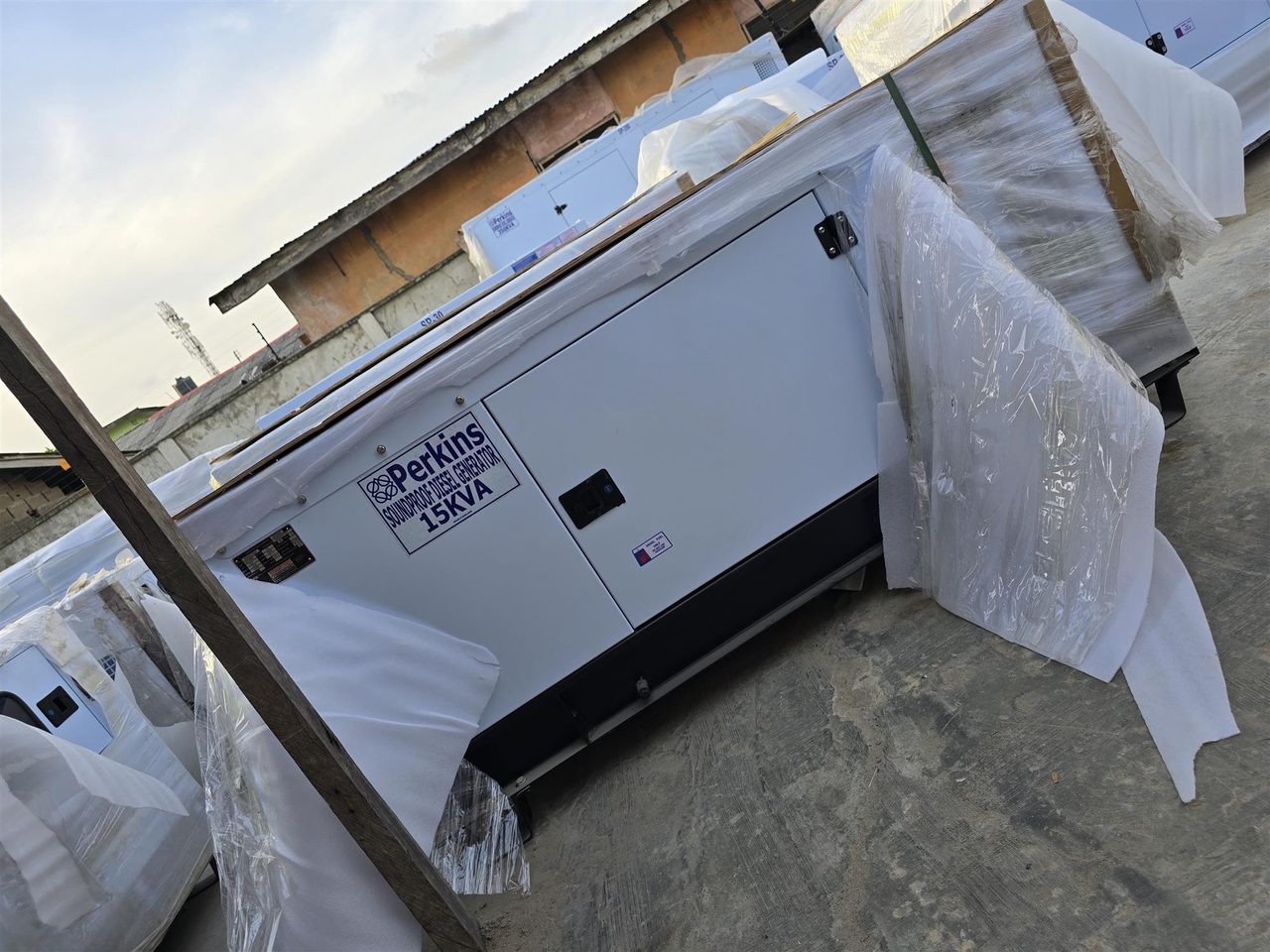 Sp15kva Perkins diesel soundproof gen