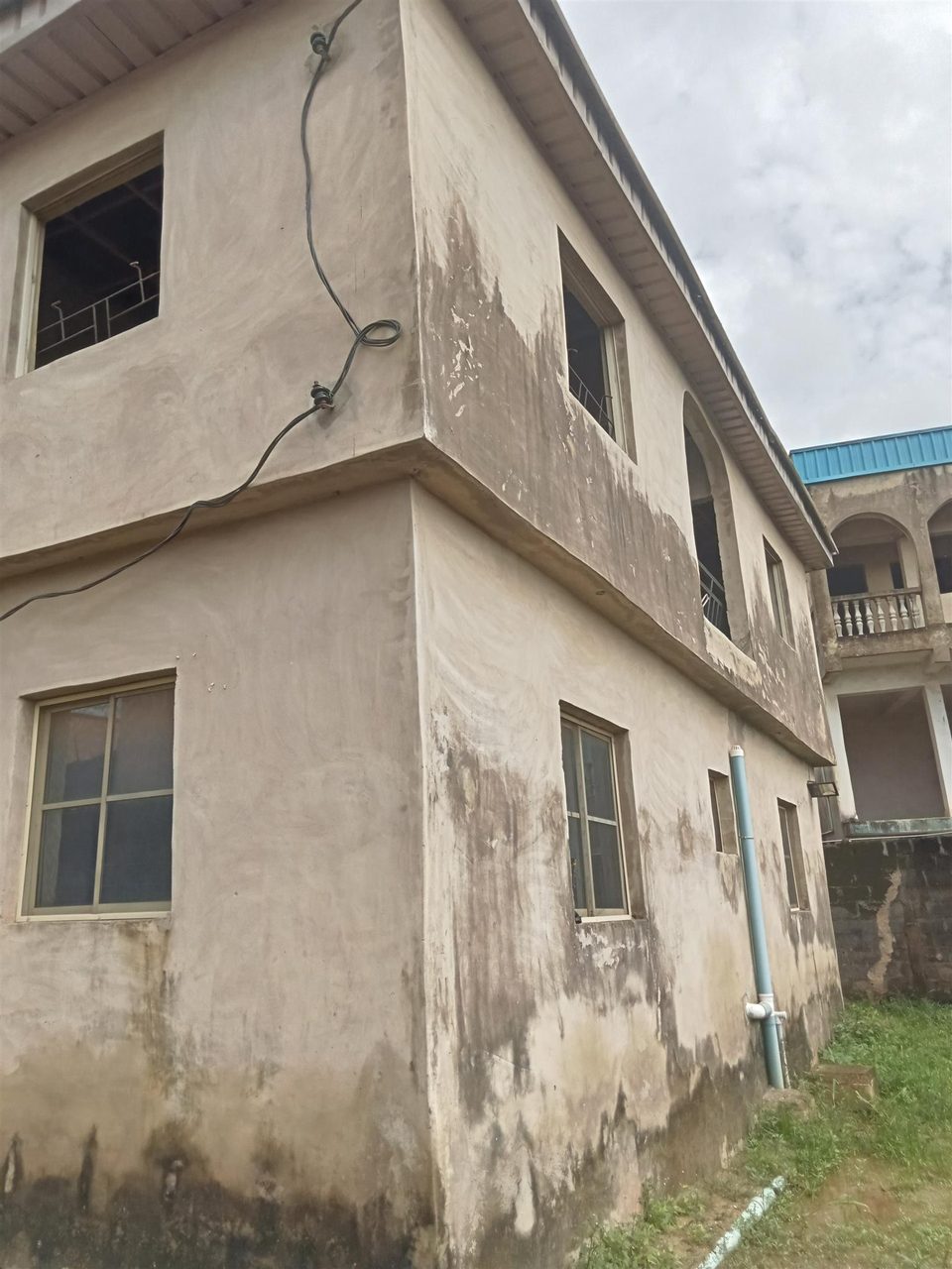 4 number of 3 bedroom flat