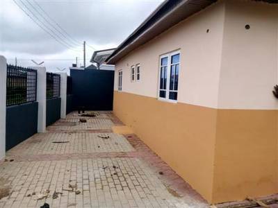 A nice 2_bedroom flat at Aiyekale main (