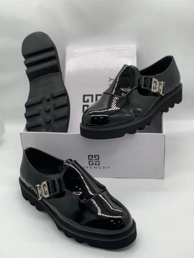 cooperate men shoe