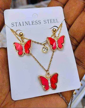 Butterfly layered necklace with earring