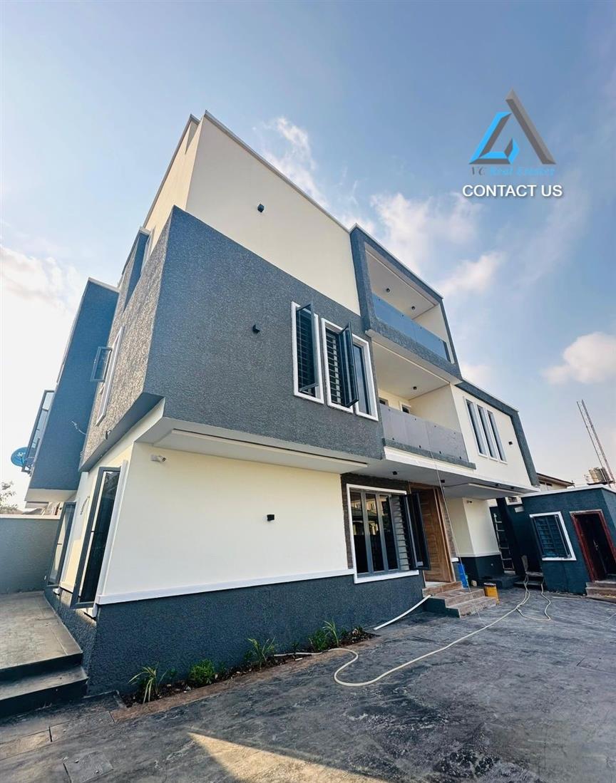 5BEDROOM FULLY DETACHED DUPLEX FOR SALE