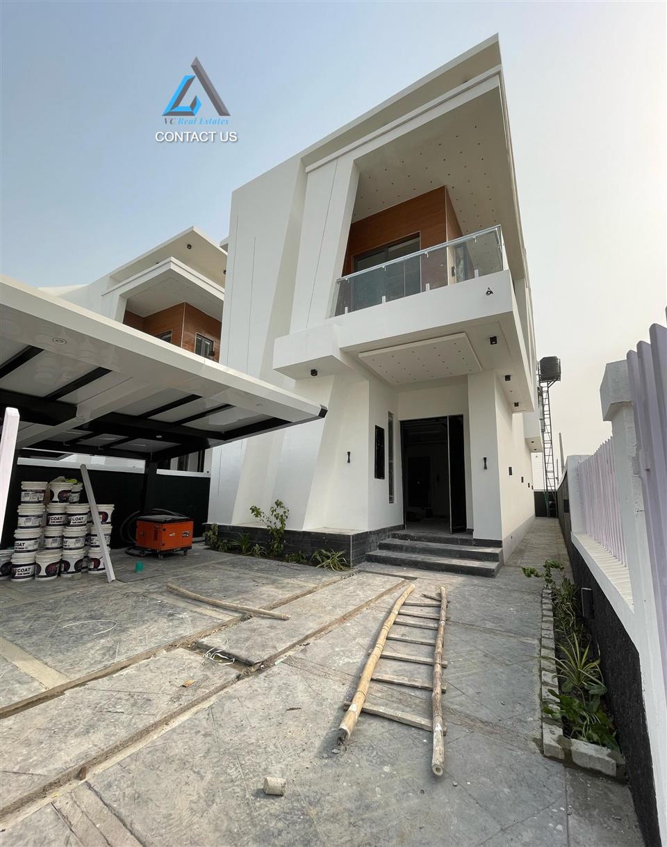 4BEDROOM FULLY DETACHED DUPLEX FOR SALE