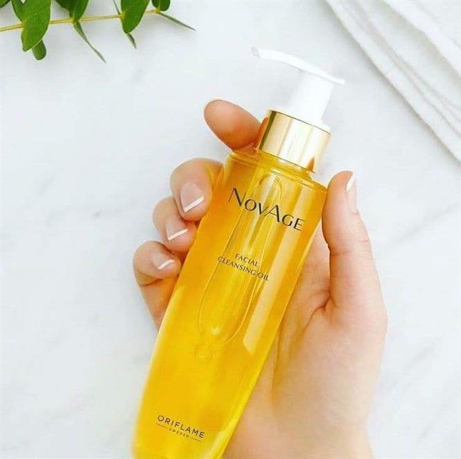 NOVAGE FACIAL CLEANSING OIL.