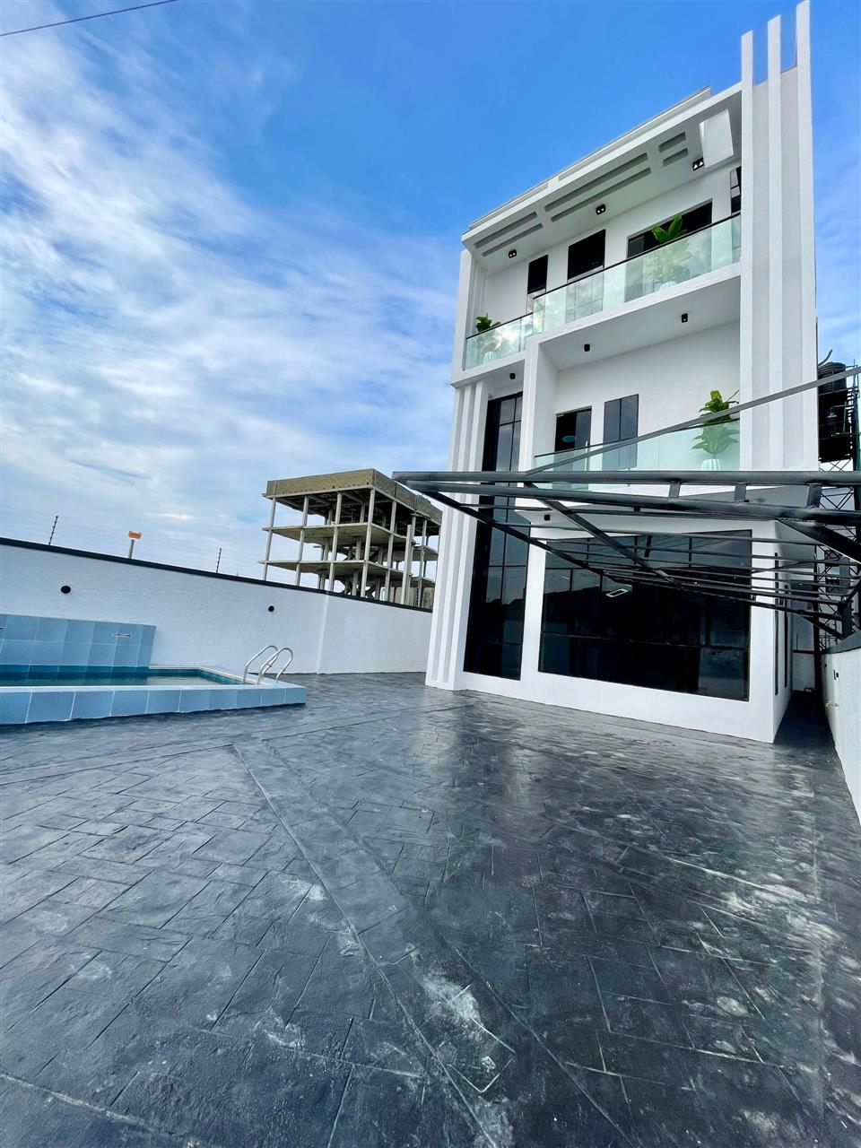 HOUSE FOR SALE IN LEKKI