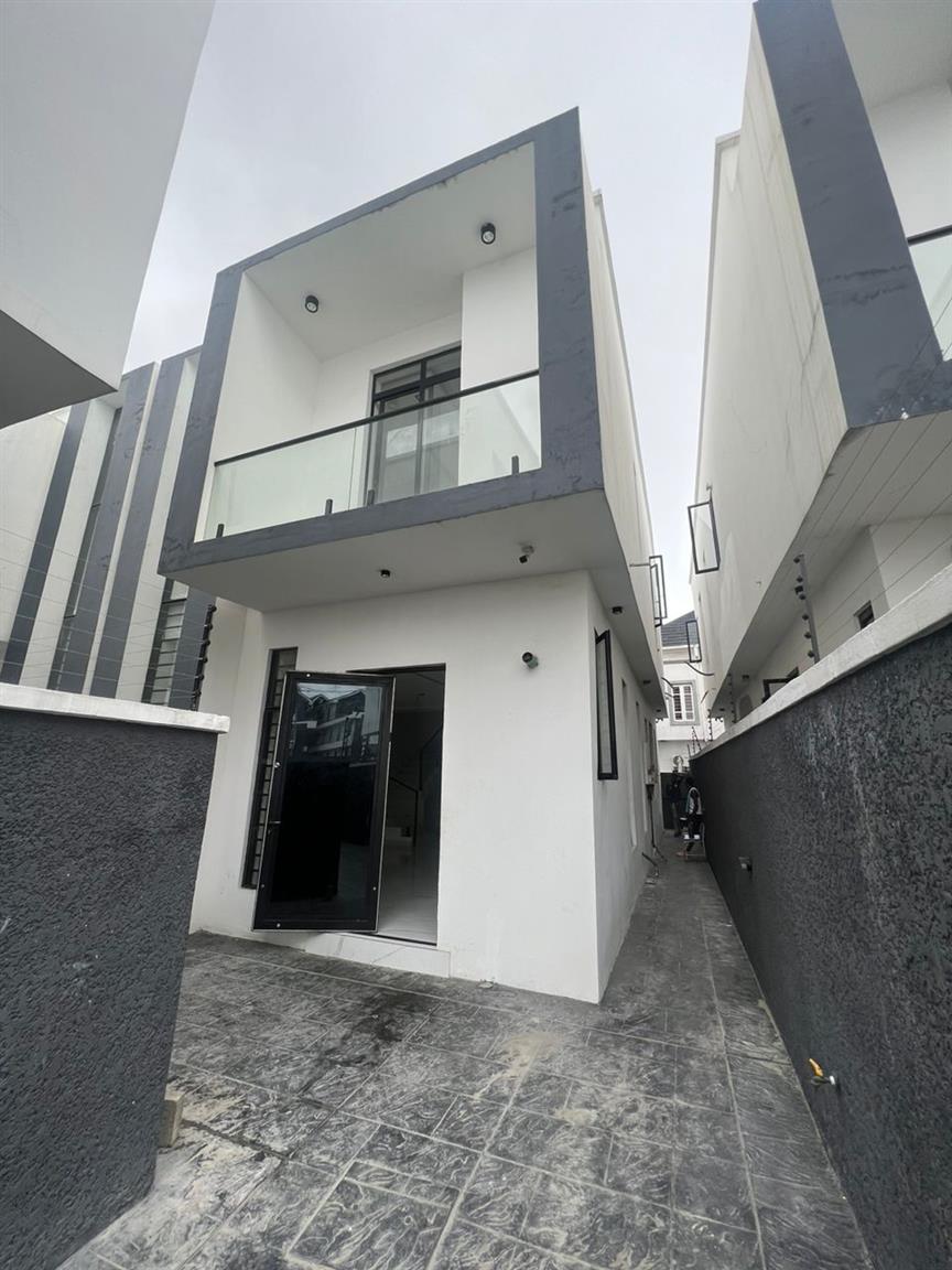 FOR SALE BRAND NEW 4 BEDROOM SEMI DETACH