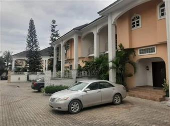 Three Bedrm Semi-Detached House in GRA P