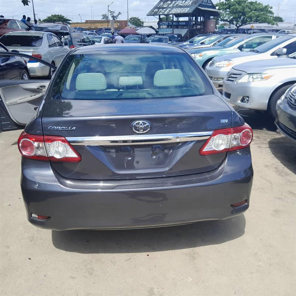 TOYOTA COROLLA LE