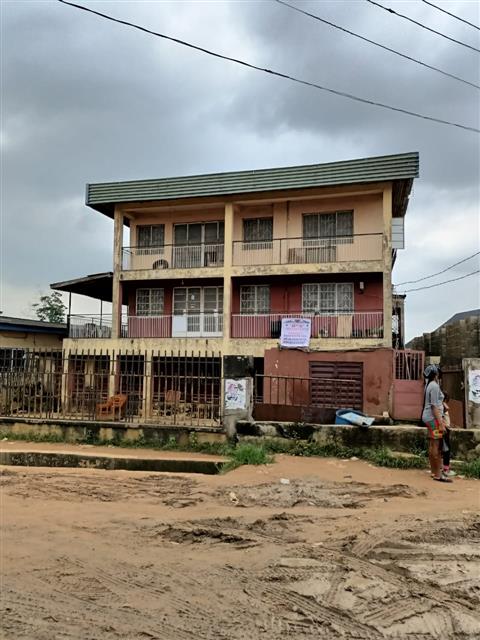 6 flats on a 2 Storey building, Oko oba agege