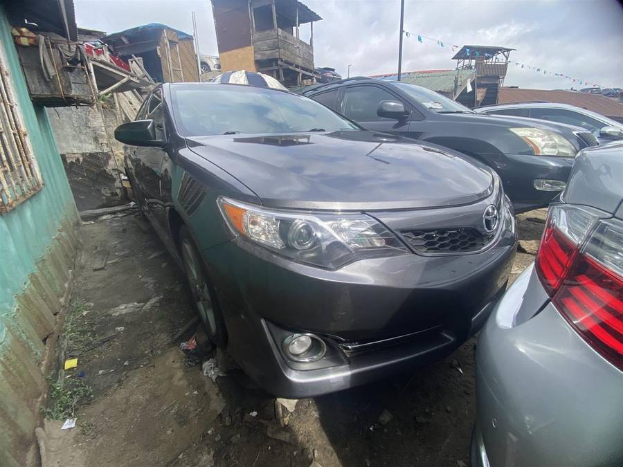 Foreign Used 2012 totota camry sports