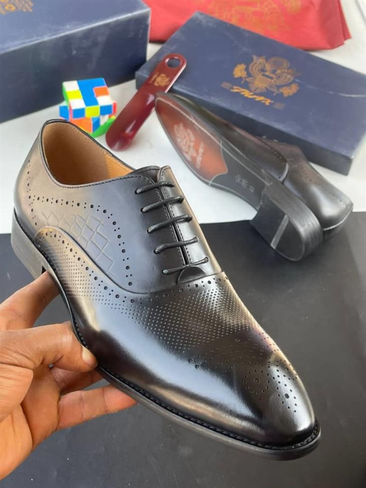 Lace up men's high quality shoes