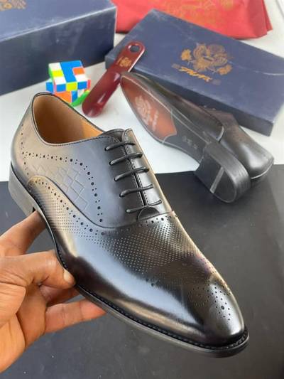 Lace up men's high quality shoes