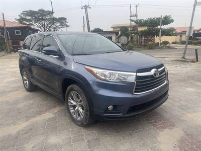 Toyota Highlander LE