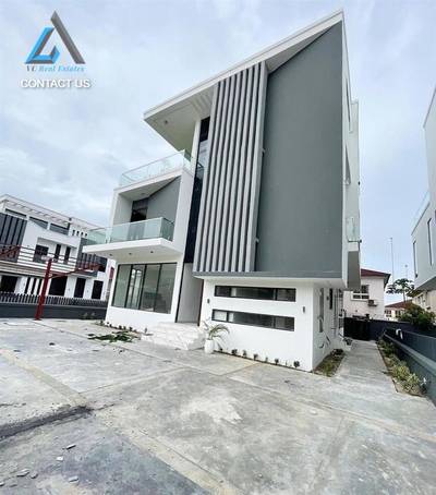 LUXURY 5-BEDROOM FULLY DETACHED DUPLEX