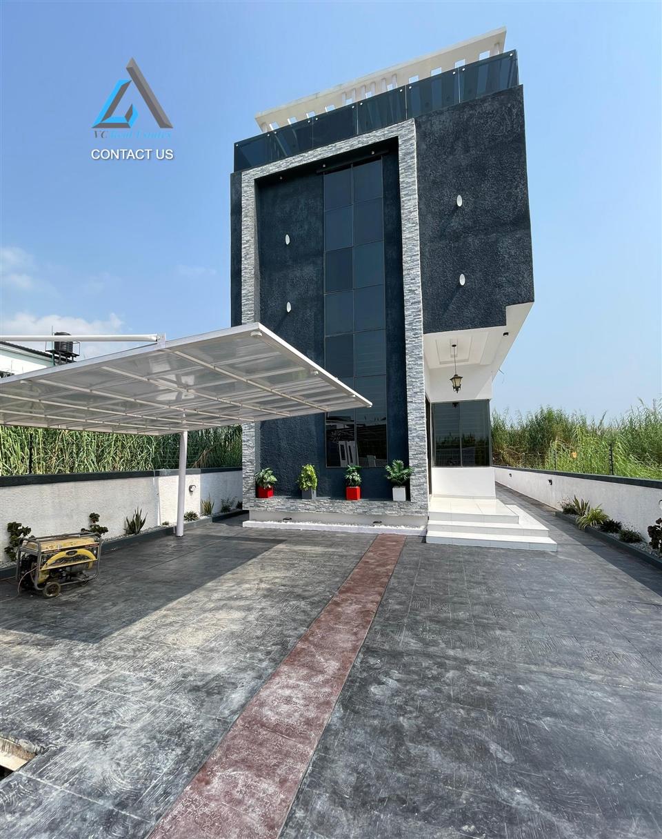 LUXURY 5BEDROOM FULLY DETACHED DUPLEX