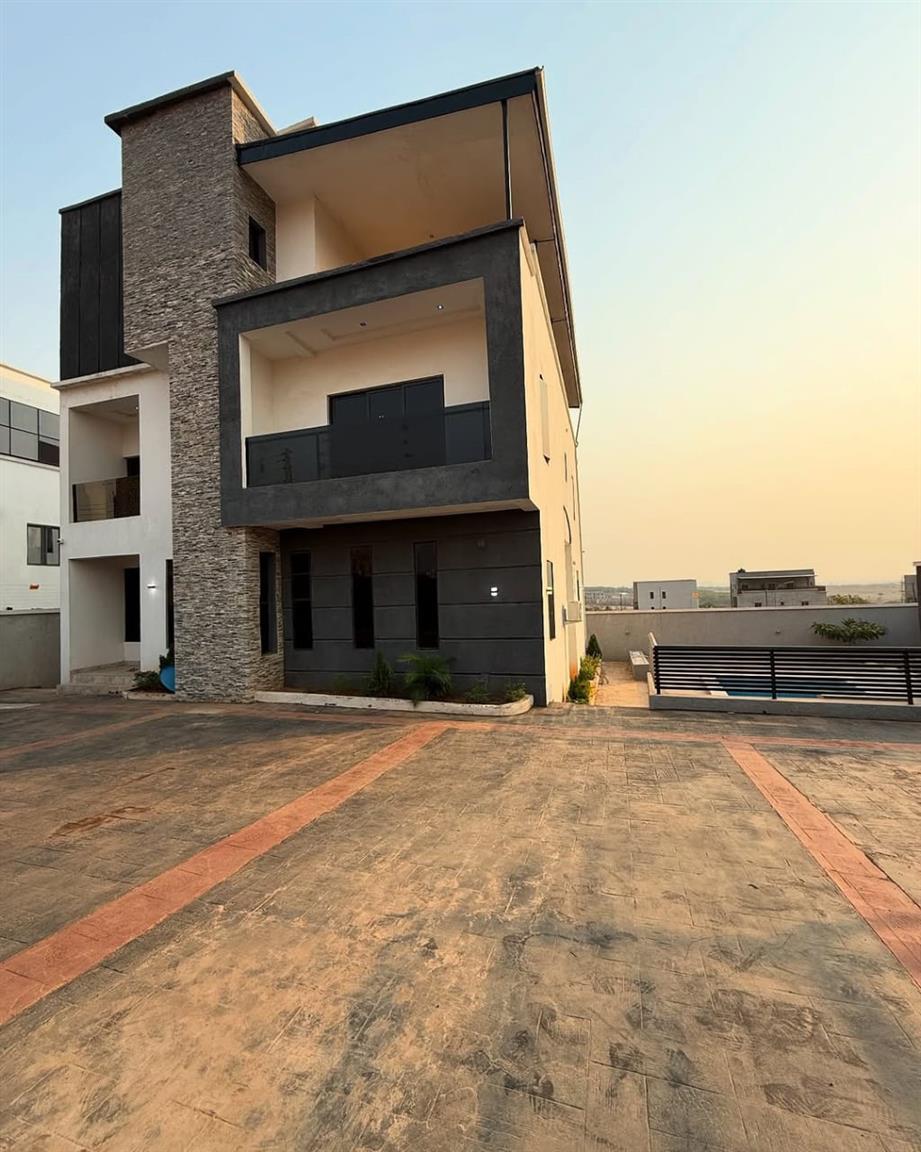 5bedroom fully detached duplex & 1 room