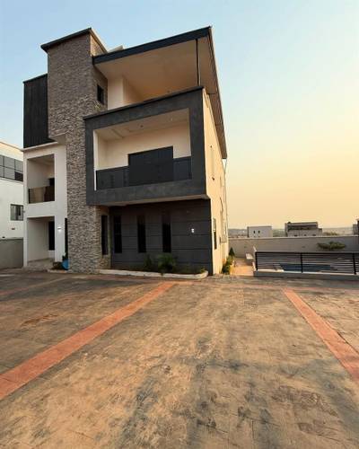 5bedroom fully detached duplex & 1 room