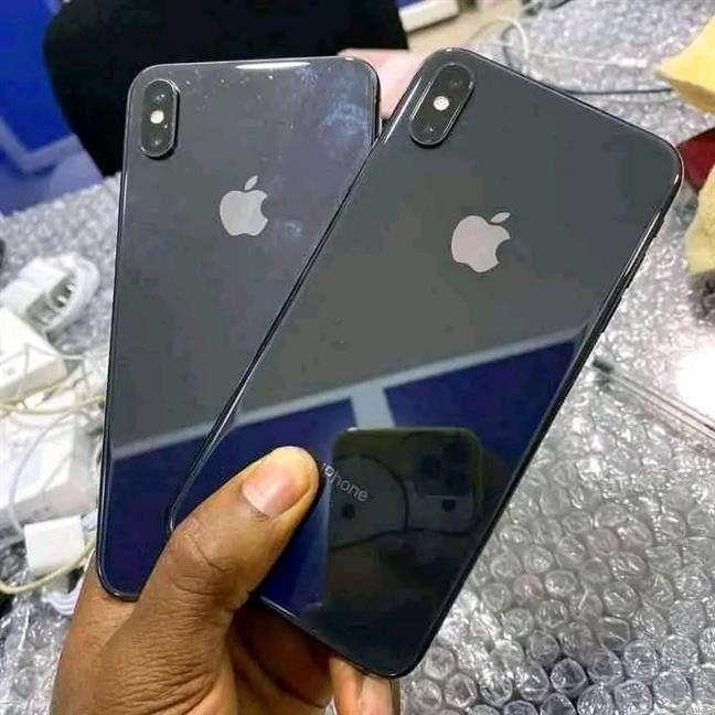 IPhones x mas for sale