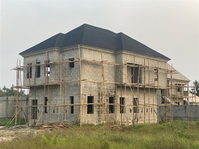 A carcass 4 bedrm fuly detached duplex