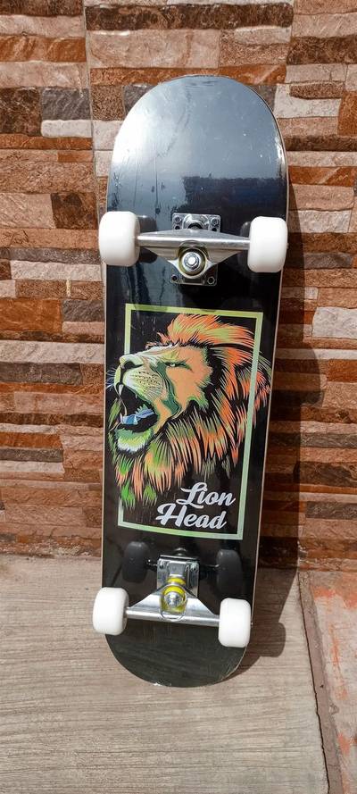 Lion head skateboard