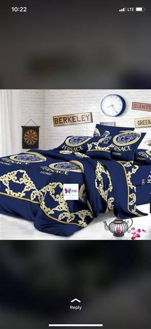 TOTES BAGS AND DUVETS