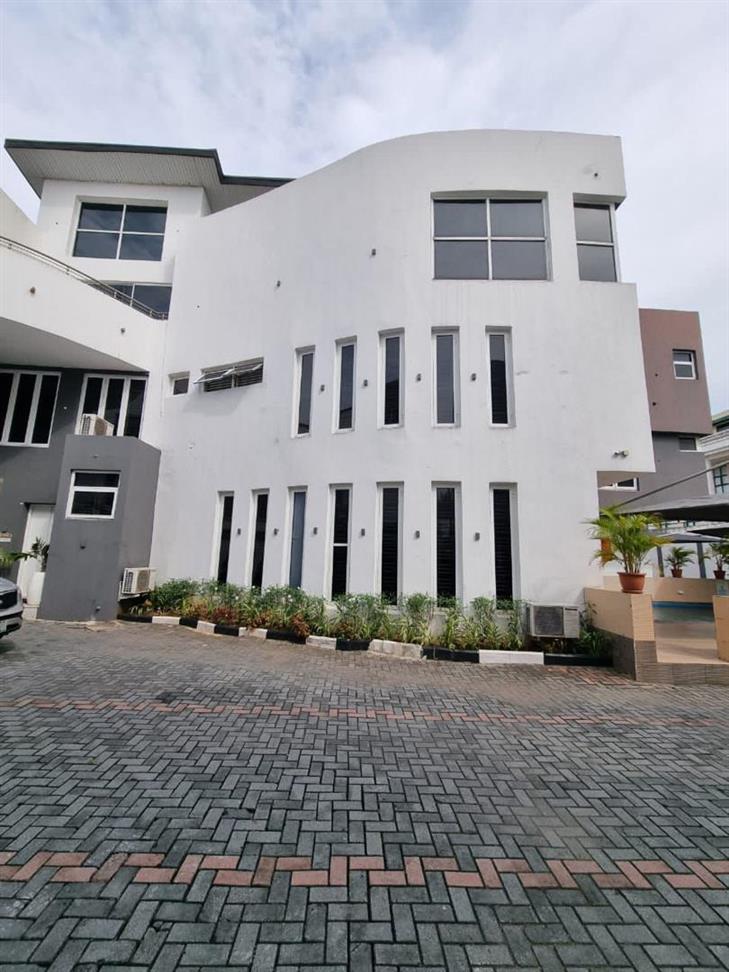 FOR RENT:LOVELY 4 BEDROOM DUPLEX
