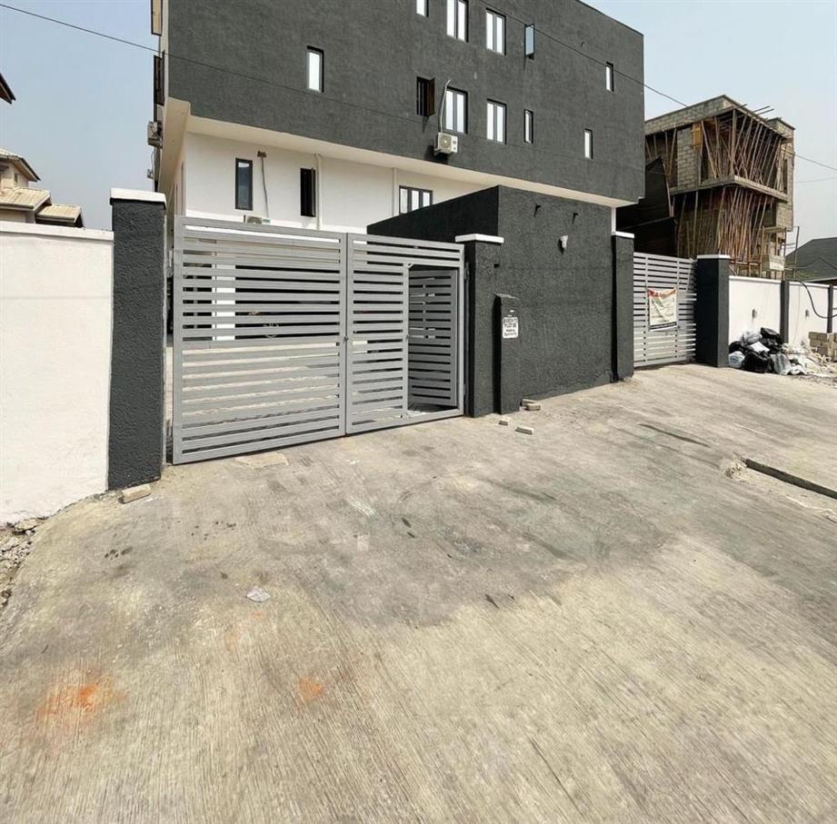 FOR RENT: LOVELY 3 BEDROOM MAISONETTE