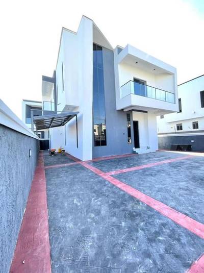 FOR SALE: SPACIOUS & EXQUISITE 5 BEDROOM