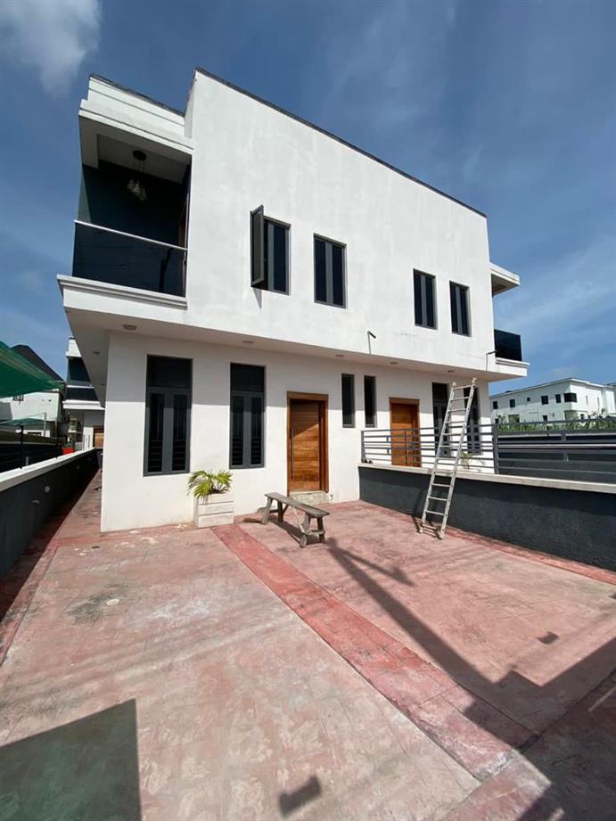 FOR SALE: 4 BEDROOM SEMI DETACHED DUPLEX