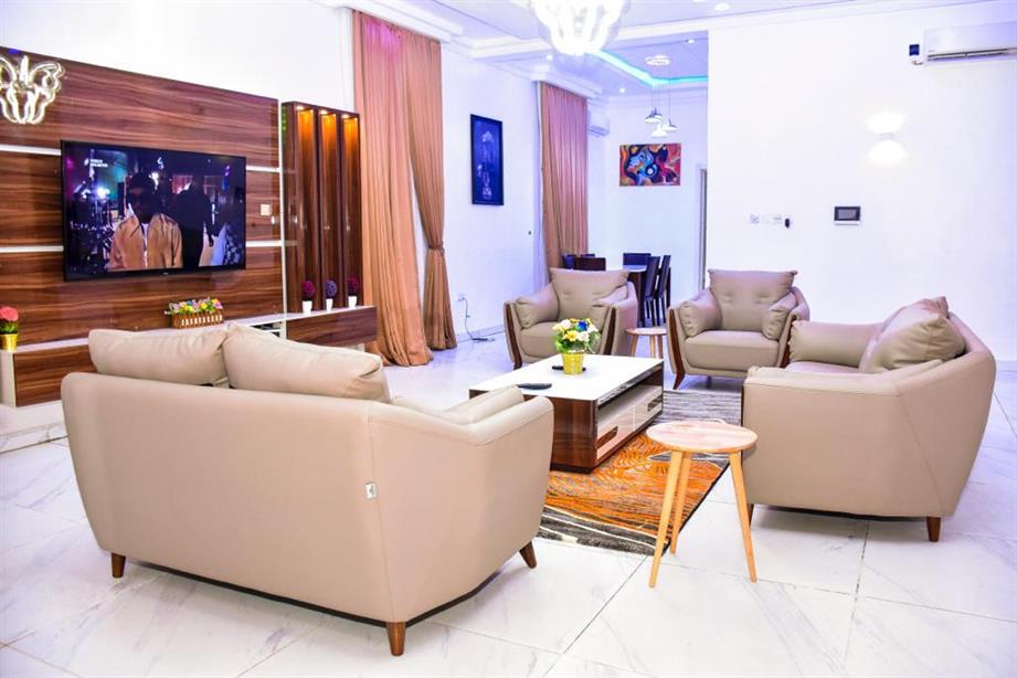 5 Bedroom Duplex