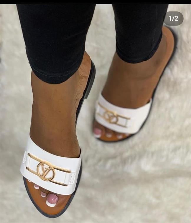 Ladies slippers