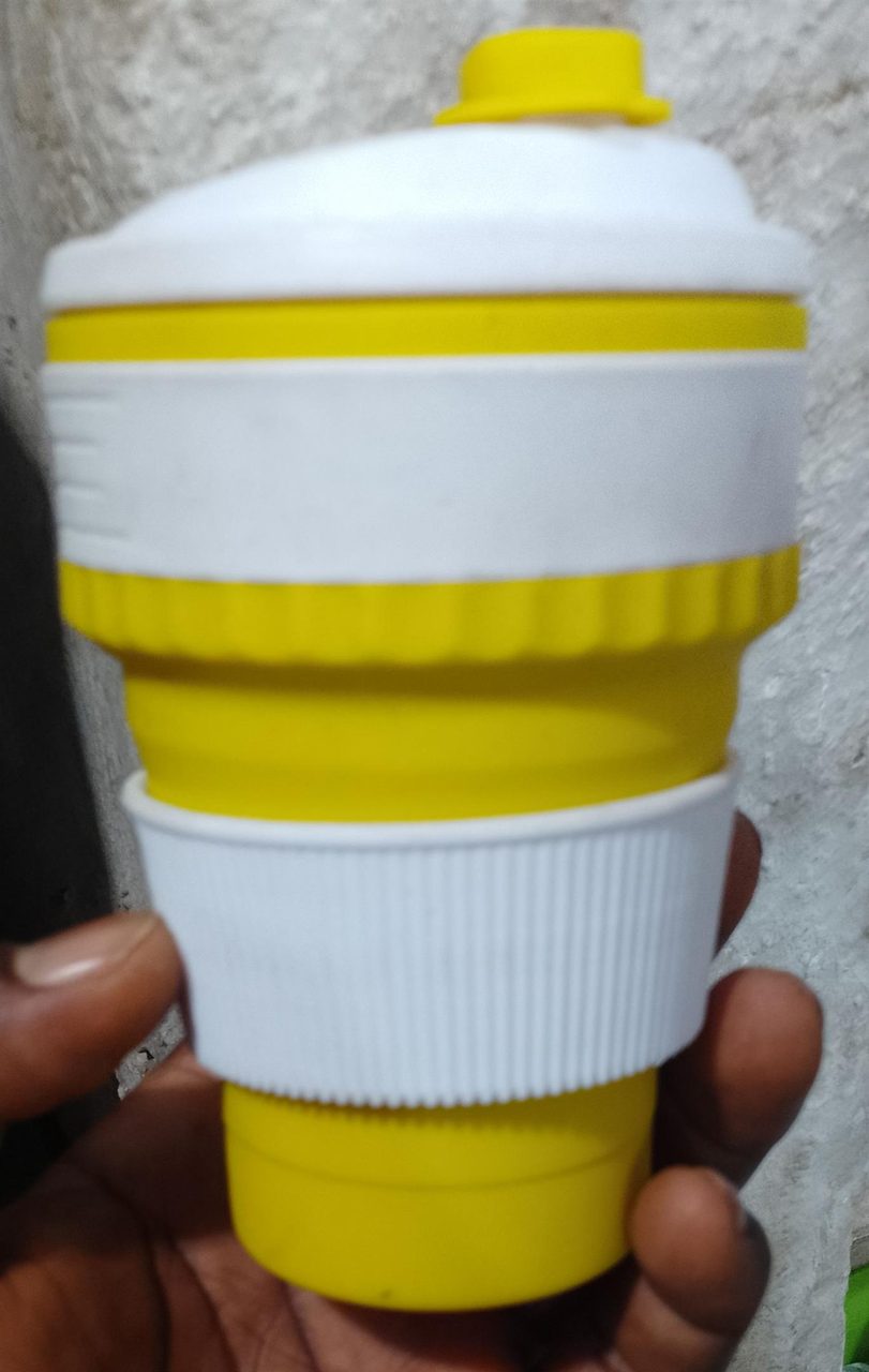 Foldable cup