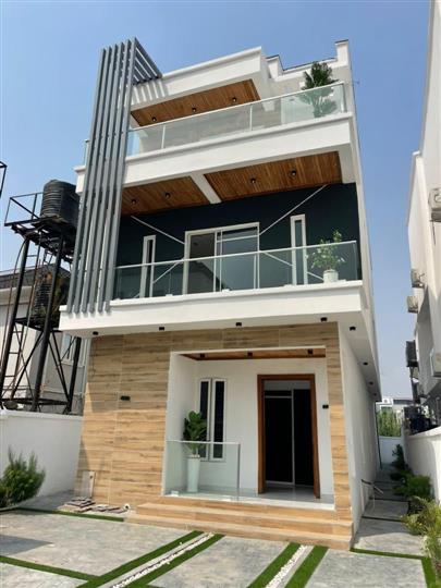 LUXURY 5BEDROOM DETACHED DUPLEX FOR SALE