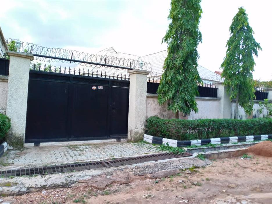 4 bedroom bungalow