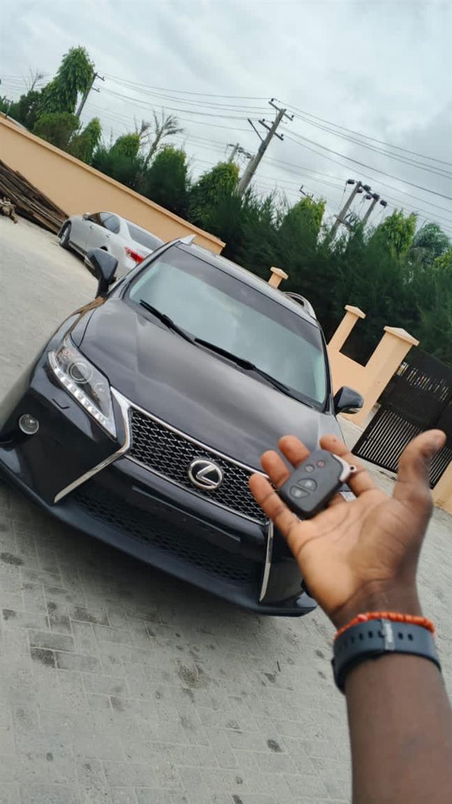 CLEAN 2011 UPGRADED TO 2015 LEXUS RX350