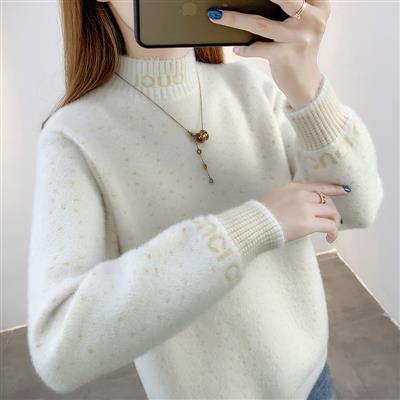 Ladies sweatshirt and sandals