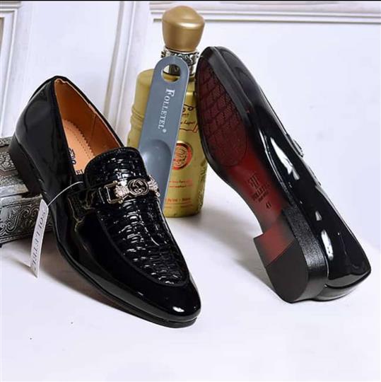 Men cooperate shoes