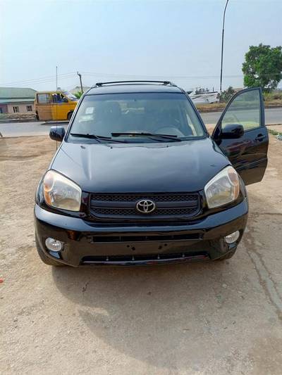 Clean First Body 2005 Toyota RAV4 4WD