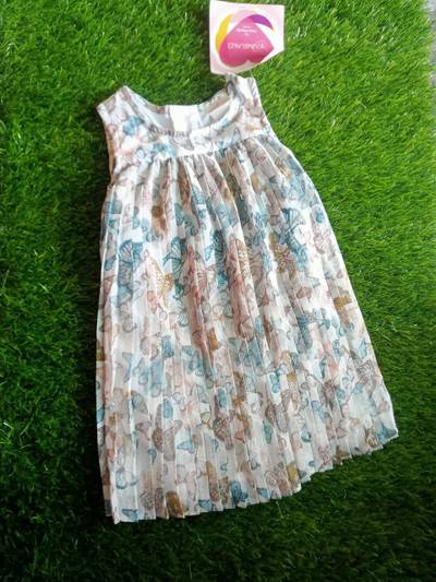 Youngland pleated chiffon baby dress