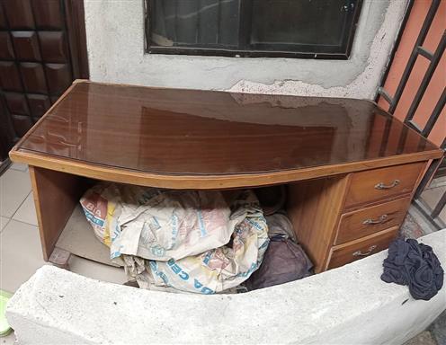 Office table