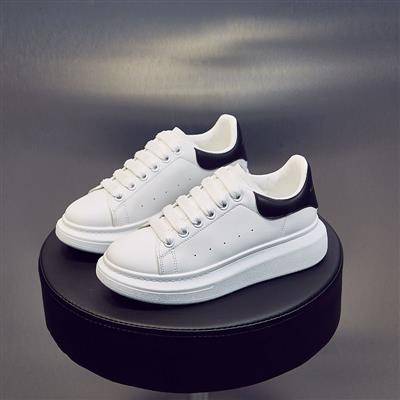 High Quality Sneakers