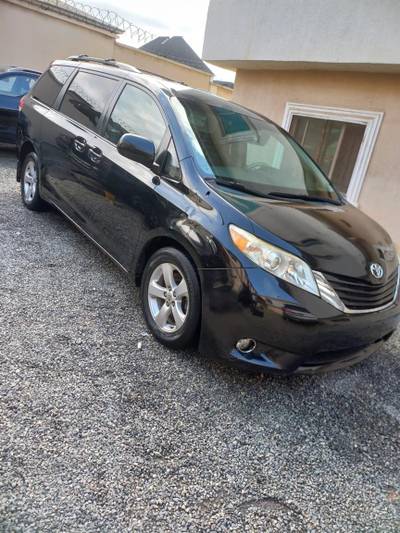 Few Months Used: 2012 Toyota Sienna LE
